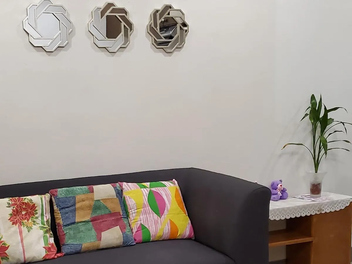 Jen'S Paranaque City Apartment Manila
